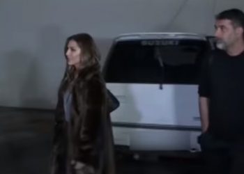 Μπισμπίκης: Δεν Ξεκολλάει απο την Βανδή! Στα παρασκήνια του J2US[video]