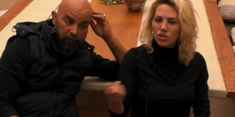 Η Φάρμα: Εκτός εαυτού η Σάσα Μπάστα: «Θα της δώσω μία και θα πάει απέναντι»