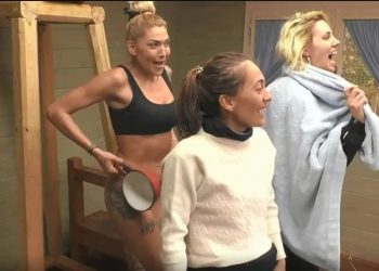 Η Φάρμα-Χαμός: Η Αγγελική Ηλιάδη έκανε επιτέλους μπάνιο-“Εκεί που καίγομαι πολύ”