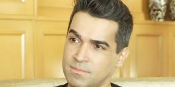 Alldaynews.gr Βασίλης Δήμας: Πέθανε ο πατέρας μου, έπρεπε να τραγουδήσω και πήρα τη μητέρα μου στο μαγαζί