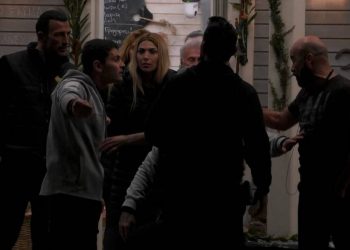 Έπεσαν… μπουνιές στη «Φάρμα» – «Έβγαλες γλώσσα, παλιοαμόρφωτο πλάσμα»