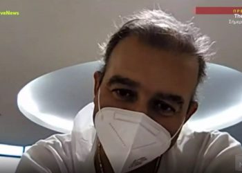 “Μου έδιναν 1% πιθανότητα να ζήσω” – Δραματική έκκληση για εμβολιασμό από πρώην αρνητή