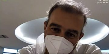 “Μου έδιναν 1% πιθανότητα να ζήσω” – Δραματική έκκληση για εμβολιασμό από πρώην αρνητή