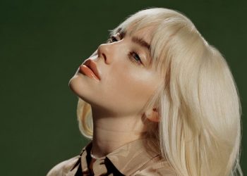 Σοκάρει η Billie Eilish: Έβλεπα π0ρνό από τα 11, μού κατέστρεψε τον εγκέφαλο