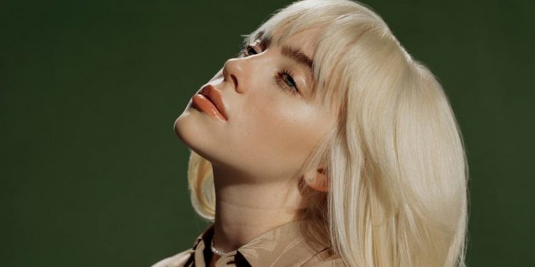 Σοκάρει η Billie Eilish: Έβλεπα π0ρνό από τα 11, μού κατέστρεψε τον εγκέφαλο