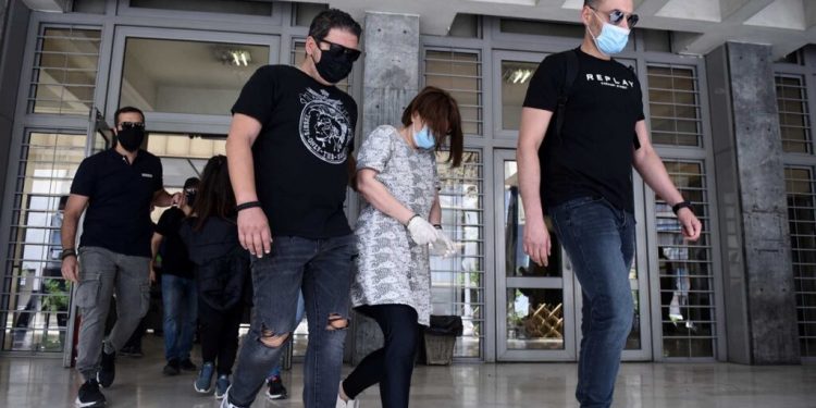 Alldaynews.gr Θεσσαλονίκη- Δολοφονία ταξιτζή: “Να το πάρω πάνω μου ως Ελληνίδα μάνα, αλλά δεν το έκανα εγώ” λέει η 46χρονη (video)