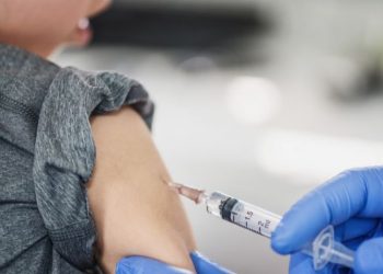 Εμβολιασμοί παιδιών: Χιλιάδες ραντεβού κλείστηκαν σε μια ημέρα