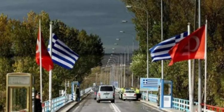 EKTAKTO-Έβρος: Τούρκοι συνέλαβαν Έλληνα αστυνομικό και τη σύντροφό του