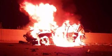 Τραγωδία Πριν Λίγο: Απανθρακώθηκε Ζωντανός μέσα στο φλεγόμενο αυτοκίνητό του[photos]