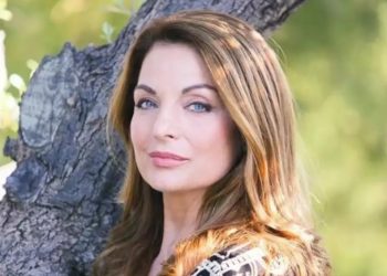 Ραγίζει καρδιές το μήνυμα της Άντζελας Γκερέκου: Τα πρώτα Χριστούγεννα χωρίς τον Τόλη Βοσκόπουλο