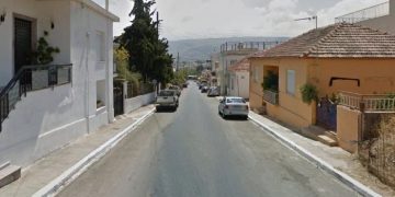 Alldaynews.gr Κρήτη: Πεζός έγινε ασπίδα μπροστά σε ακυβέρνητο αυτοκίνητο για να σώσει δύο παιδιά