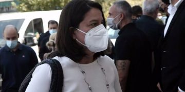 Κεραμέως: Εμβολίασε τον 5,5 ετών γιο της κατά του κορονοϊού[photo]