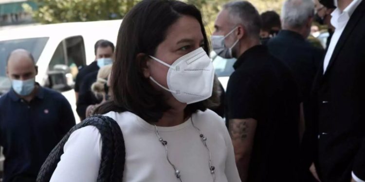 Κεραμέως: Εμβολίασε τον 5,5 ετών γιο της κατά του κορονοϊού[photo]