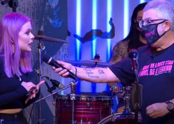 «Έτσι έγιναν όλα» – Τι λέει ο συνεργάτης της τραγουδίστριας που καταγγέλλει τον Παναγιωτόπουλο (vid)