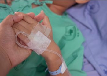 Παιδί τεσσάρων ετών από τον Πύργο διασωληνωμένο με εγκεφαλίτιδα