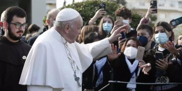 Alldaynews.gr Πάπας Φραγκίσκος: Γιατί δεν φορούσε ποτέ μάσκα