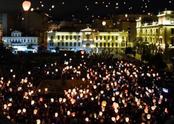Ο Μπακογιάννης ακύρωσε λόγω ”Ομικρον” το χριστουγεννιάτικο ρεβεγιόν στην πλατεία Κοτζιά