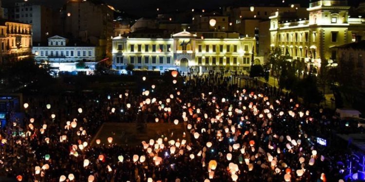 Ο Μπακογιάννης ακύρωσε λόγω ”Ομικρον” το χριστουγεννιάτικο ρεβεγιόν στην πλατεία Κοτζιά