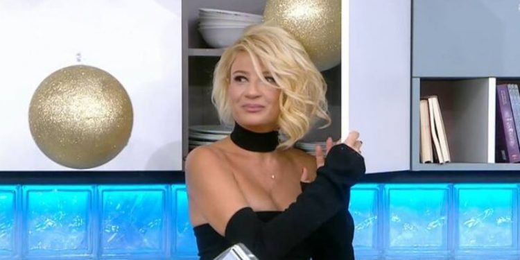 Η επική γκάφα της Φαίης Σκορδά και οι ατάκες «φωτιά»![video]