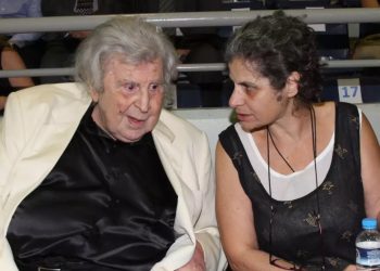 Συγκλονίζει η Μαργαρίτα Θεοδωράκη: «Ο Μίκης Θεοδωράκης σάπιζε πάνω σε ένα κρεβάτι, ήταν βασανιστήριο»