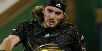 Στέφανος Τσιτσιπάς: Τρώει ψωμί με χαβιάρι κι ακούει τον ύμνο της Ρωσίας