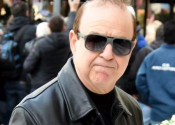 Χαϊκάλης: Πρεμιέρα με άδειο θέατρο για την παράσταση που πρωταγωνιστεί