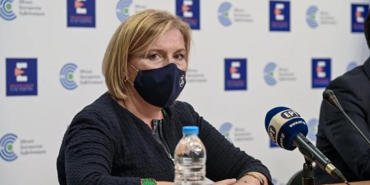 Απίστευτες δηλώσεις Γκάγκα: Μην κάνετε PCR, το rapid test είναι και φθηνό!