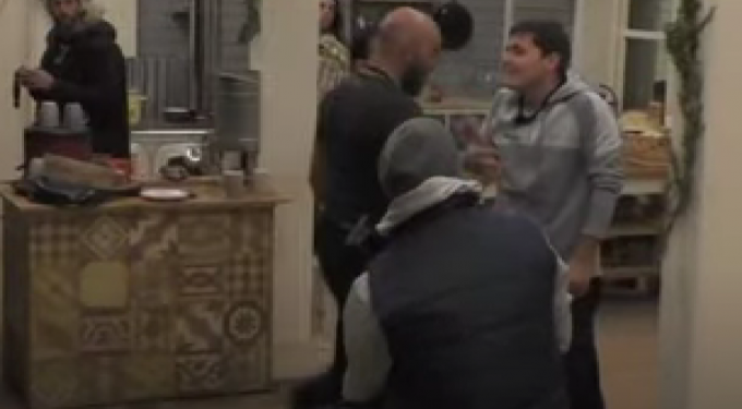 Παρ’ ολίγον… μπουνιές στη Φάρμα μεταξύ Αστρινού και Κουτσαβάκη (video)