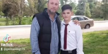 Alldaynews.gr Συγκλονίζει ο πατέρας του 14χρονου Βαγγέλη Τσάκωνα που σκοτώθηκε στη διώρυγα της Κορίνθου (video)