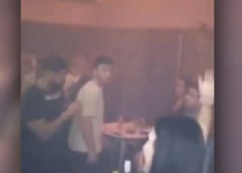 Απίστευτο περιστατικό στη Θεσσαλονίκη: Έστησαν… «μπουζούκια» σε τουαλέτες μαγαζιού