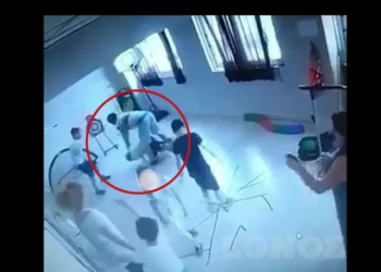 Φρίκη: Φυσικοθεραπευτής χτυπά με κλωτσιά στο κεφάλι παιδί σε Κέντρο της Αττικής (video)