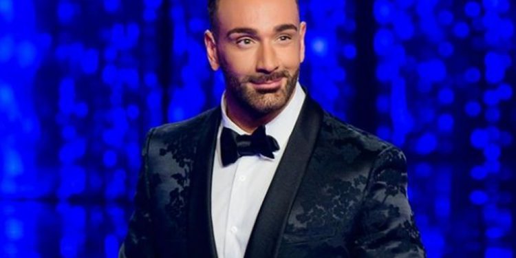 Νίκος Κοκλώνης: Πού βρίσκει τα λεφτά για να κάνει τόσο ακριβές παραγωγές;