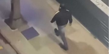 Πάτρα: Άνδρας ακολουθεί γυναίκες στο κέντρο της πόλης και αυνανίζεται – Βίντεο σοκ