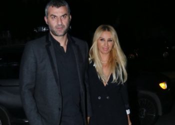 Δύσκολες ώρες: Στο νοσοκομείο η Γωγώ Μαστροκώστα-το πλευρό της ο σύζυγός της, Τραϊανός Δέλλας