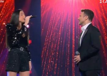 Πλούταρχος: Υποκλίθηκε στην κόρη του, Κατερίνα – Μάγεψαν με το ντουέτο τους στο εορταστικό του ΣΚΑΙ[video]