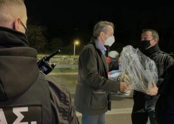 Μητσοτάκης: Οι ευχές στη βραδινή βάρδια των αστυνομικών της ΔΙ.ΑΣ[photos]