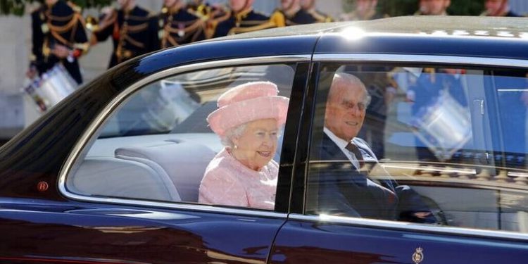 H συμφωνία που «καίει» τον γιο της βασίλισσας Ελισάβετ για τη σεξουαλική κακοποίηση