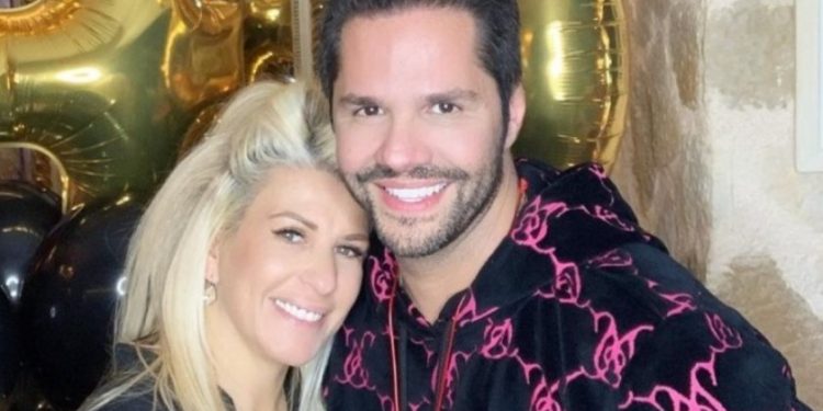 Alldaynews.gr Γεννητούρια για Γιώργο Τσαλίκη και Δώρα Δημητροπούλου