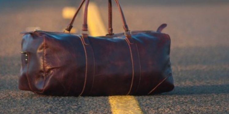 Alldaynews.gr Πριν Λίγο στο Χαλάνδρι: Βρέφος βρέθηκε εγκαταλελειμμένο μέσα σε σακ βουαγιάζ