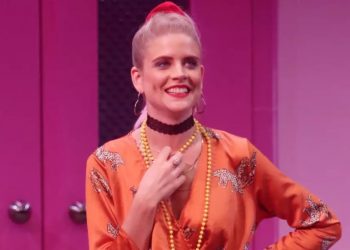 Δύσκολες ώρες για την Δανάη Μιχαλάκη: Αντικαταστάθηκε στο θέατρο-Τι θα γίνει με τις Άγριες Μέλισσες