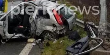 Alldaynews.gr Διαλύθηκε το αυτοκίνητο στο οποίο σκοτώθηκαν τα τρία νέα παιδιά