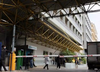 Ευαγγελισμός: Κατέρρευσε ψευδοροφή και τραυματίστηκαν εργαζόμενοι[photos]