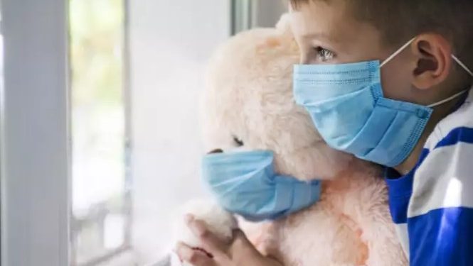 Παιδιά με κορονοϊό: Πώς αντιδρούν στη μετάλλαξη Όμικρον-Μπορεί να εισαχθούν στο νοσοκομείο και τα μωρά