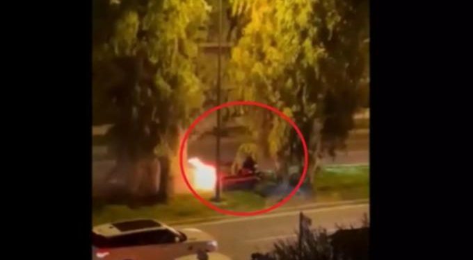 Alldaynews.gr Συγκλονιστικό βίντεο από τη στιγμή που απεγκλωβίζεται η συνοδηγός της Ferrari και σύζυγος του Τζώρτζη