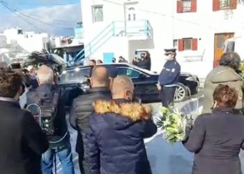 Στα ”Μαύρα” η Μύκονος-Σπαραγμός για τον Τζώρτζη Μονογυιό[photos][video]