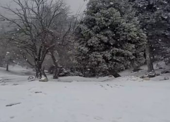 Κακοκαιρία «Ελπίς»: Χιονίζει σε Πάρνηθα, Πεντέλη και Υμηττό