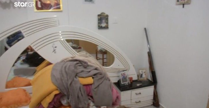 Τρόμος στο Γέρακα: Ληστές μπήκαν σε σπίτι – Πέταξαν στο πάτωμα το βρέφος[photos]