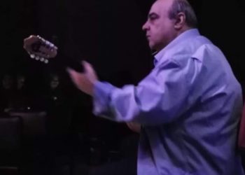 «Έφυγε» στα 55 του ο Κωνσταντίνος Ζαχαριάς – Για μια 10ετια ήταν ο μπουζουκτσής του Σφακιανάκη