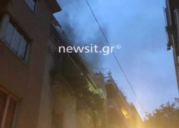 Κολωνάκι: Γυναίκα κάηκε ζωντανή μέσα στο σπίτι της-”Δεν μπόρεσα να την σώσω”, λέει ο γιός της