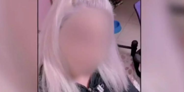 Alldaynews.gr Νηπιαγωγός καταγγέλλει ότι έπεσε θύμα ομηρίας και ξυλοδαρμού από άνδρα που γνώρισε μέσω διαδικτύου